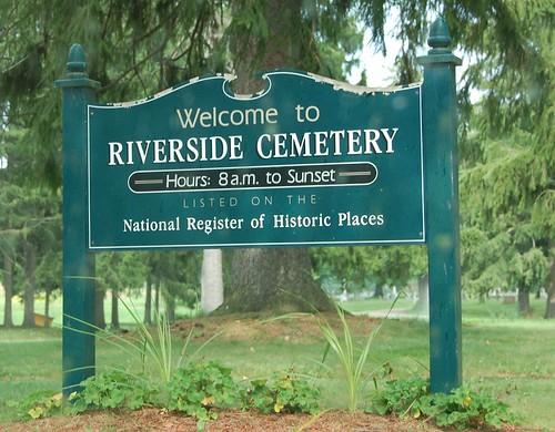 Historic  Riverside   Cemetery - Oswego